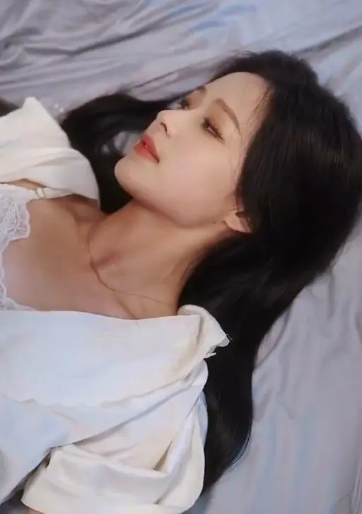 《离婚后夫人她惊艳全球》：涅槃重生，当爱恨交织碰撞权谋与暴力美学，她的人生才刚刚开始！